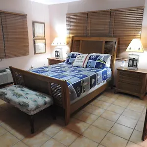 Court 744 Apartment